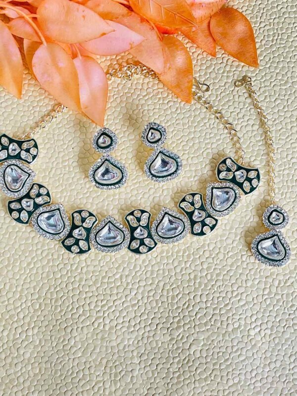 Women Stone-Studded Short Necklace