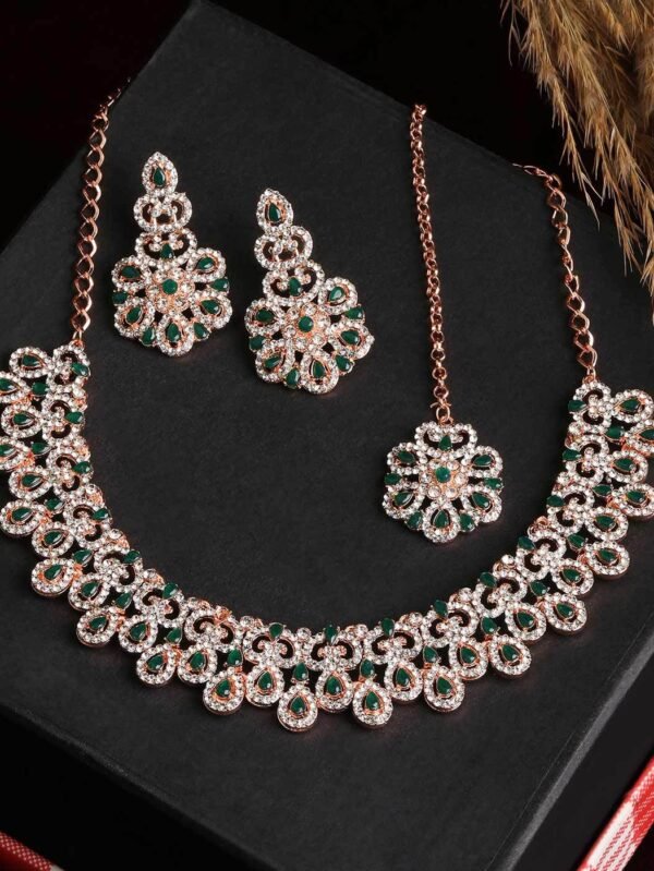 Women Stone-Studded Short Necklace